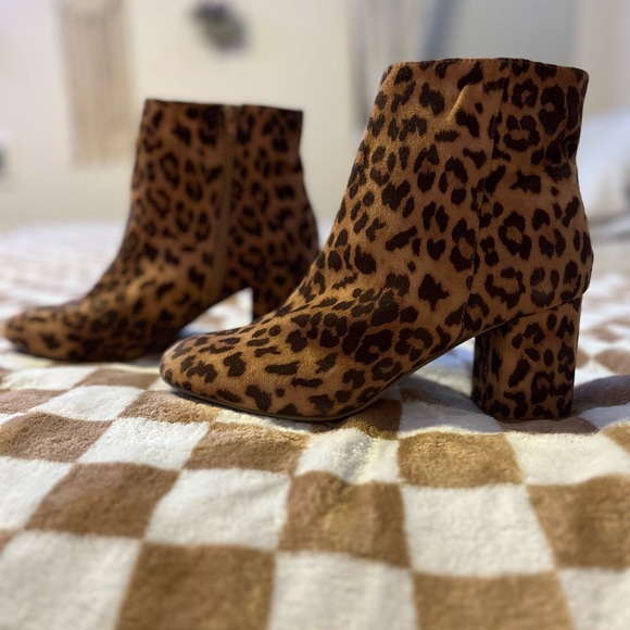 Forever 21 cheetah print booties - Picture 2 of 2